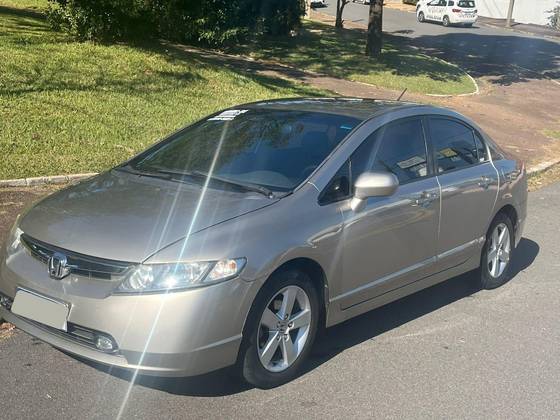 HONDA CIVIC 1.8 LXS 16V GASOLINA 4P AUTOMÁTICO HONDA CIVIC 1.8 LXS 16V GASOLINA 4P AUTOMÁTICO
